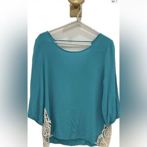 🔴TealBlue Top with Cream Lace Accents🔴